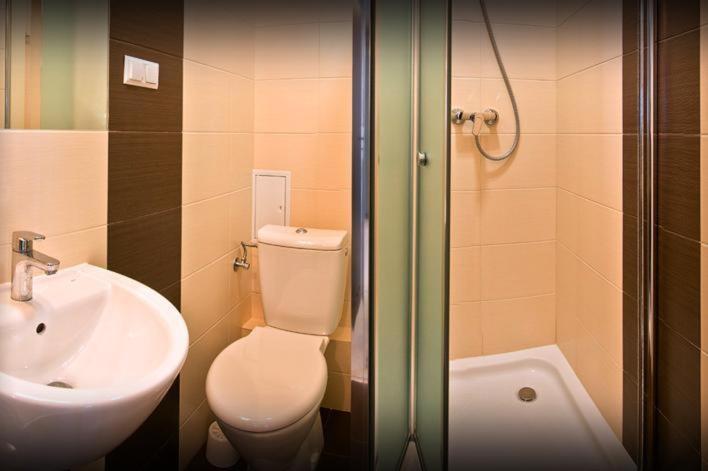 Avion Hotel Świdnik Dış mekan fotoğraf